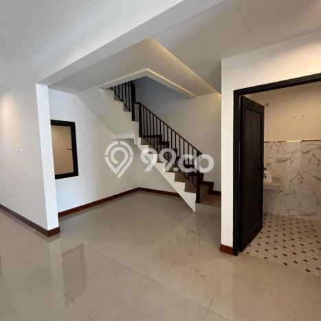 Jual Rumah Mewah Megah Dengan View Eksklusif di Lebak Bulus, Jakarta Selatan Jual Rumah Mewah Megah Dengan View Eksklusif di Lebak Bulus, Jakarta Selatan