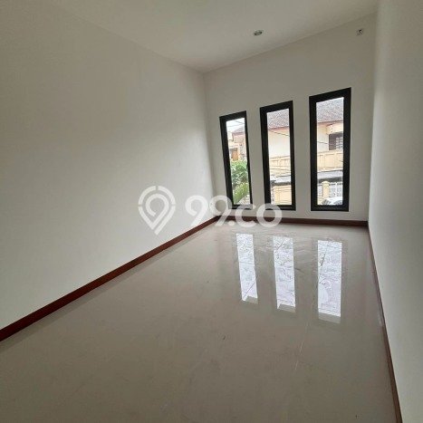 Jual Rumah Mewah Megah Dengan View Eksklusif di Lebak Bulus, Jakarta Selatan Jual Rumah Mewah Megah Dengan View Eksklusif di Lebak Bulus, Jakarta Selatan