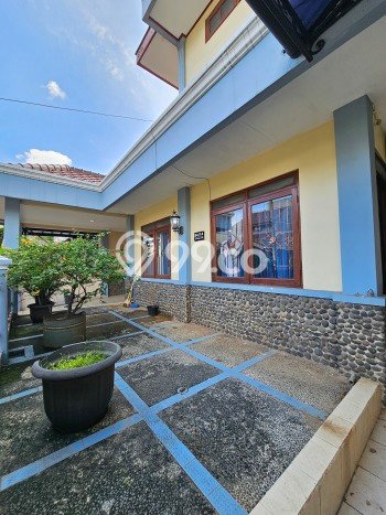 Rumah area Cinere, Depok, LT 180m² Bangunan 240m² Rumah area Cinere, Depok, LT 180m² Bangunan 240m²