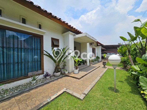 Ready to Use! Luxury House LT 816m2 Desain Modern di Kemang Ready to Use! Luxury House LT 816m2 Desain Modern di Kemang