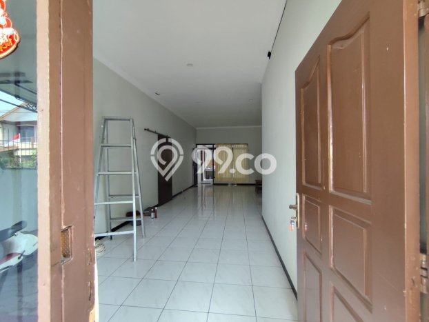 Rumah Sewa Semarang LT 240m2 LB 200m2 Area Tanah Mas Rumah Sewa Semarang LT 240m2 LB 200m2 Area Tanah Mas