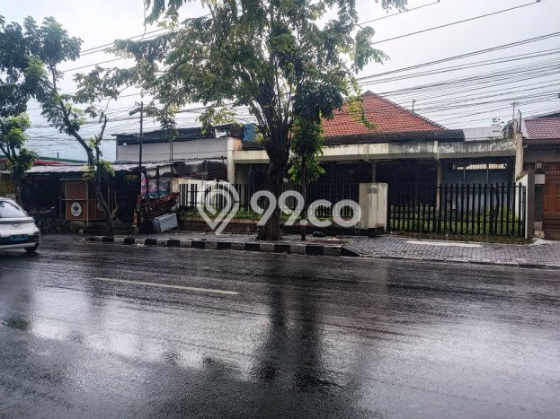 Hunian Elit LB 500m2 Siap Huni Desain Elegan di Kalibanteng kidul, Semarang Hunian Elit LB 500m2 Siap Huni Desain Elegan di Kalibanteng kidul, Semarang