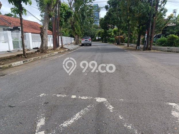 Hunian Elit LB 800m2 Siap Huni Desain Elegan di Pleburan, Semarang Hunian Elit LB 800m2 Siap Huni Desain Elegan di Pleburan, Semarang