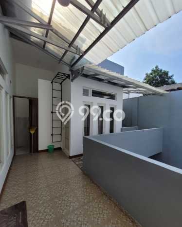 Rumah Modern 4 KT di Kalibanteng Semarang Semi Furnished Rumah Modern 4 KT di Kalibanteng Semarang Semi Furnished