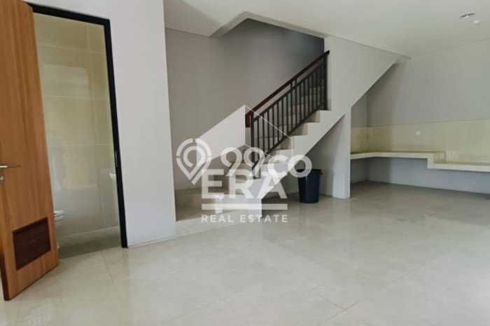 Jual Rumah Eksklusif 3 KT di Grand Wisata, Bekasi Jual Rumah Eksklusif 3 KT di Grand Wisata, Bekasi
