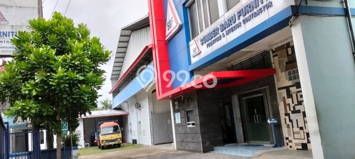Unit Kantor Dijual di Banguntapan Bantul Luas Tanah 3500m2, Luas Bangunan 2500m2 Unit Kantor Dijual di Banguntapan Bantul Luas Tanah 3500m2, Luas Bangunan 2500m2