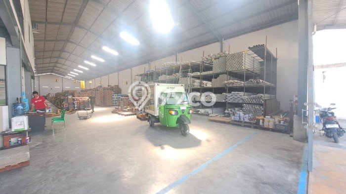 PROSPEK BAGUS! Gudang Kawasan Banguntapan, Luas 1428m², Area Komersial PROSPEK BAGUS! Gudang Kawasan Banguntapan, Luas 1428m², Area Komersial