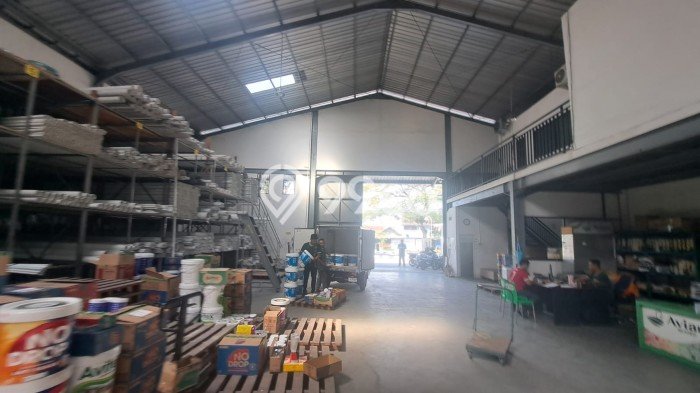 PROSPEK BAGUS! Gudang Kawasan Banguntapan, Luas 1428m², Area Komersial PROSPEK BAGUS! Gudang Kawasan Banguntapan, Luas 1428m², Area Komersial