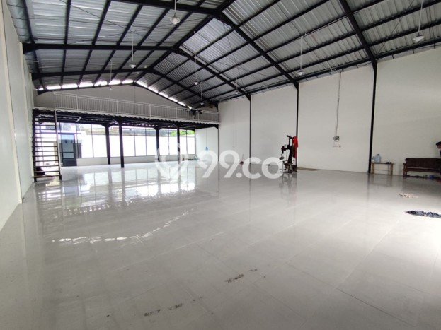 Lokasi Strategis! Dijual Gudang Bisnis di Ngaglik, Sleman Kondisi Bagus Lokasi Strategis! Dijual Gudang Bisnis di Ngaglik, Sleman Kondisi Bagus