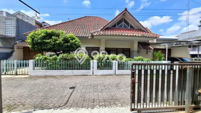 Rumah Strategis 7 KT LT 422m2m² di Demangan, Yogyakarta Rumah Strategis 7 KT LT 422m2m² di Demangan, Yogyakarta