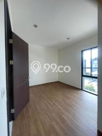 Jual Rumah Eksklusif 3 KT di Suvarna Sutera, Tangerang Jual Rumah Eksklusif 3 KT di Suvarna Sutera, Tangerang