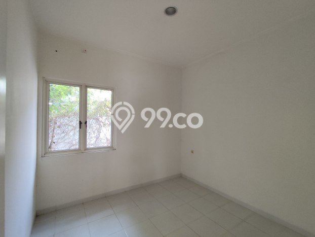 Rumah Luas Asri 2 KT Siap Pakai di Suvarna Sutera Tangerang Rumah Luas Asri 2 KT Siap Pakai di Suvarna Sutera Tangerang