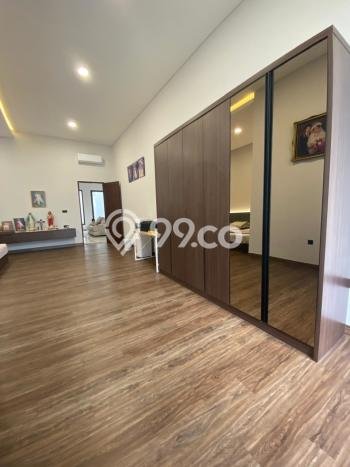 Rumah Elit LB 400m2 Siap Pakai Desain Elegan di Suvarna Sutera, Tangerang Rumah Elit LB 400m2 Siap Pakai Desain Elegan di Suvarna Sutera, Tangerang