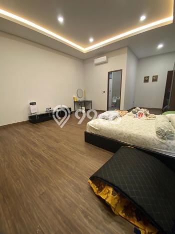 Rumah Elit LB 400m2 Siap Pakai Desain Elegan di Suvarna Sutera, Tangerang Rumah Elit LB 400m2 Siap Pakai Desain Elegan di Suvarna Sutera, Tangerang