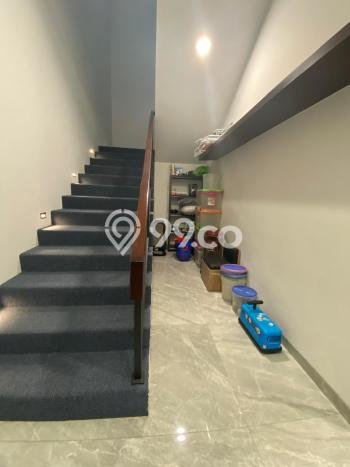 Rumah Elit LB 400m2 Siap Pakai Desain Elegan di Suvarna Sutera, Tangerang Rumah Elit LB 400m2 Siap Pakai Desain Elegan di Suvarna Sutera, Tangerang