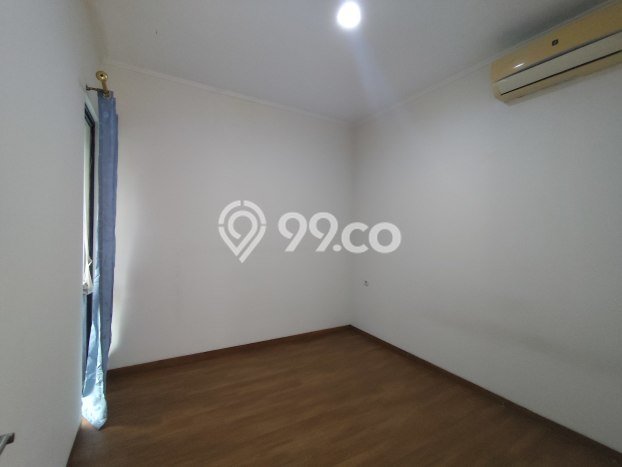 Rumah Modern 3 KT di Suvarna Sutera Tangerang Semi Furnished Rumah Modern 3 KT di Suvarna Sutera Tangerang Semi Furnished
