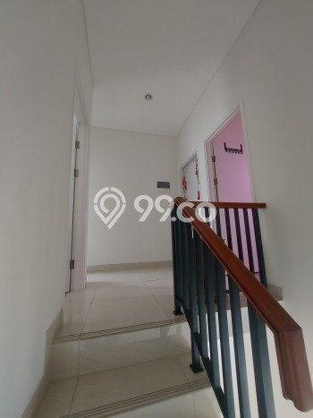 Rumah Modern 4 KT di Suvarna Sutera Tangerang Semi Furnished Rumah Modern 4 KT di Suvarna Sutera Tangerang Semi Furnished
