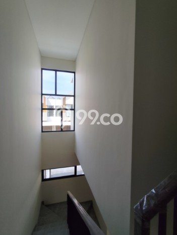 Disewakan Rumah Murah di Suvarna Sutera Tangerang Punya 3 KT Disewakan Rumah Murah di Suvarna Sutera Tangerang Punya 3 KT