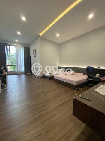 Rumah Elit LB 400m2 Siap Pakai Desain Elegan di Suvarna Sutera, Tangerang Rumah Elit LB 400m2 Siap Pakai Desain Elegan di Suvarna Sutera, Tangerang