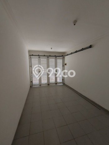 Jual Rumah Mewah Megah Dengan View Eksklusif di Suvarna Sutera, Tangerang Jual Rumah Mewah Megah Dengan View Eksklusif di Suvarna Sutera, Tangerang