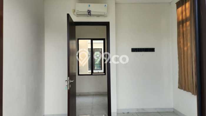 Disewakan! Rumah 3 Kamar Tidur &
3 Kamar Mandi di Suvarna Sutera, Tangerang Disewakan! Rumah 3 Kamar Tidur &
3 Kamar Mandi di Suvarna Sutera, Tangerang