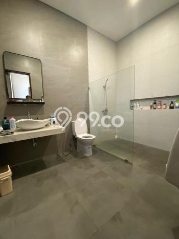 Rumah Elit LB 400m2 Siap Pakai Desain Elegan di Suvarna Sutera, Tangerang Rumah Elit LB 400m2 Siap Pakai Desain Elegan di Suvarna Sutera, Tangerang
