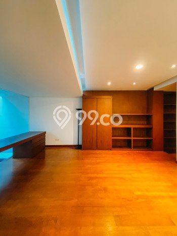 Hunian Mewah LB 1200m2 Siap Huni Desain Elegan di Pondok Indah, Jakarta Selatan Hunian Mewah LB 1200m2 Siap Huni Desain Elegan di Pondok Indah, Jakarta Selatan