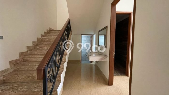 Rumah Elit Modern Tanpa Renovasi di Gandaria Jakarta Selatan Rumah Elit Modern Tanpa Renovasi di Gandaria Jakarta Selatan