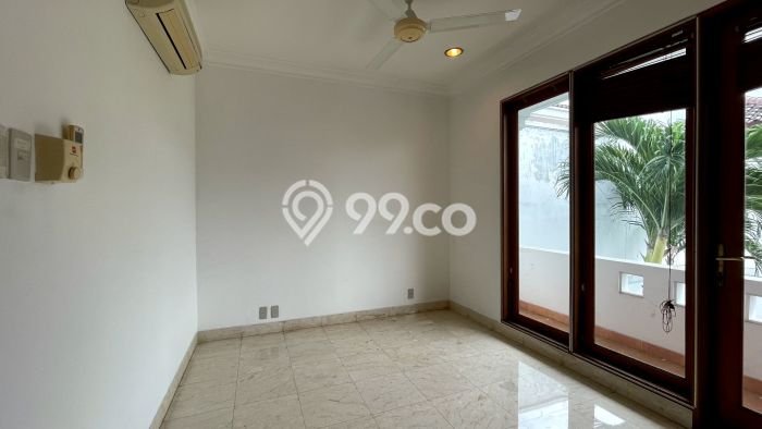 Hunian Mewah LB 350m2 Siap Pakai Desain Elegan di Kemang, Jakarta Selatan Hunian Mewah LB 350m2 Siap Pakai Desain Elegan di Kemang, Jakarta Selatan