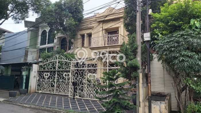Rumah Luxury Modern Tanpa Renovasi di Pondok Indah Jakarta Selatan Rumah Luxury Modern Tanpa Renovasi di Pondok Indah Jakarta Selatan