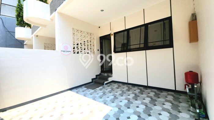 Kost Dijual di Grogol dengan 21 KT dan Luas 330m2 Kost Dijual di Grogol dengan 21 KT dan Luas 330m2