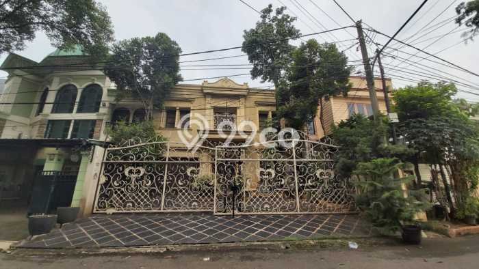 Rumah Luxury Modern Tanpa Renovasi di Pondok Indah Jakarta Selatan Rumah Luxury Modern Tanpa Renovasi di Pondok Indah Jakarta Selatan