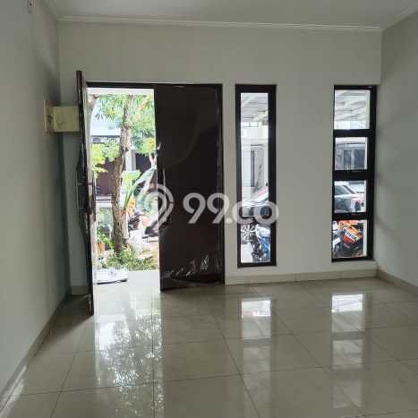Rumah Elit Modern Tanpa Renovasi di Green Lake City Jakarta Barat Rumah Elit Modern Tanpa Renovasi di Green Lake City Jakarta Barat