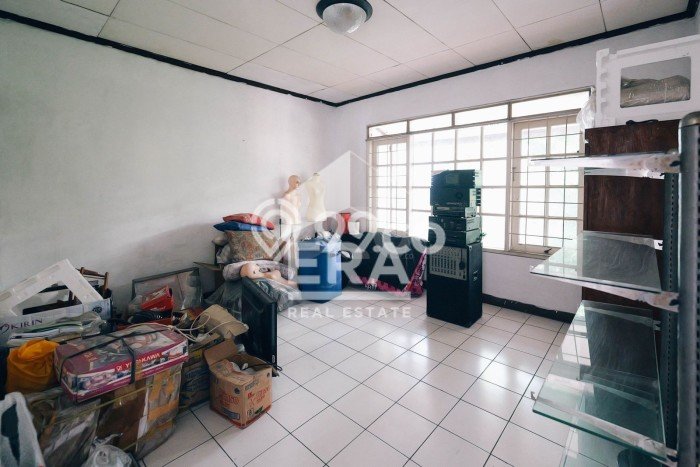 Hunian Mewah LB 370m2 Siap Huni Desain Elegan di Grogol, Jakarta Barat Hunian Mewah LB 370m2 Siap Huni Desain Elegan di Grogol, Jakarta Barat