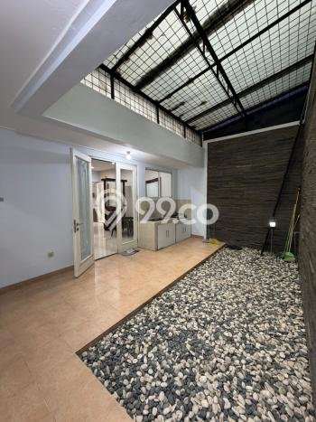 Jarang Ada! Rumah Sewa 3 Kamar Bagus Siap Huni Puri Mansion Jarang Ada! Rumah Sewa 3 Kamar Bagus Siap Huni Puri Mansion
