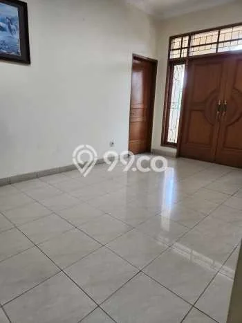 Disewakan! Rumah 4 Kamar Tidur &
1 Kamar Mandi di Permata Buana, Jakarta Barat Disewakan! Rumah 4 Kamar Tidur &
1 Kamar Mandi di Permata Buana, Jakarta Barat