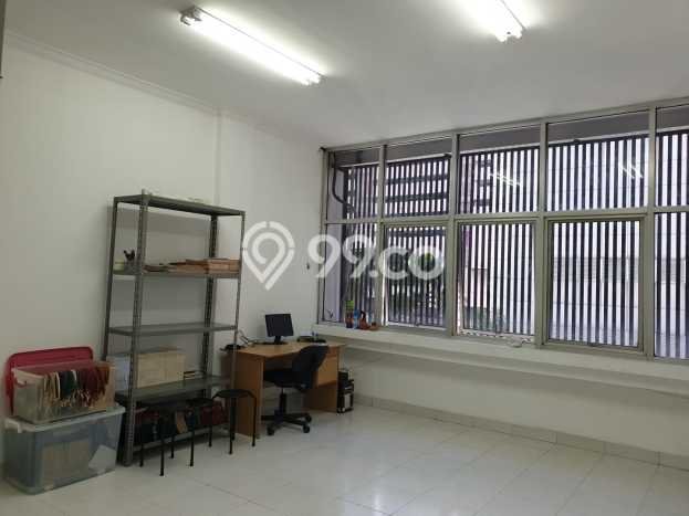 Unit Ruko Dijual di Kebon Jeruk Jakarta Barat Luas Tanah 77m2, Luas Bangunan 260m2 Unit Ruko Dijual di Kebon Jeruk Jakarta Barat Luas Tanah 77m2, Luas Bangunan 260m2