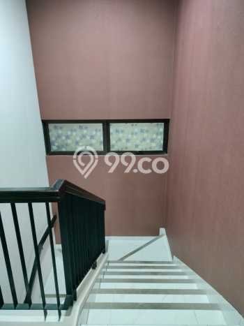 Rumah Luas Asri 3 KT Siap Pakai di Suvarna Sutera Tangerang Rumah Luas Asri 3 KT Siap Pakai di Suvarna Sutera Tangerang