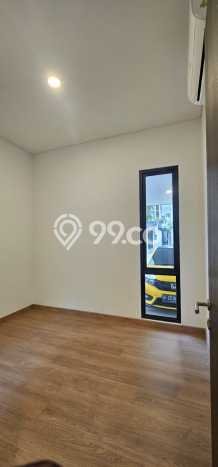 Ready to Use! Luxury House LT 128m2 Desain Modern di BSD City Ready to Use! Luxury House LT 128m2 Desain Modern di BSD City