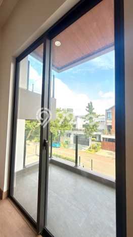 Jual Rumah Mewah Elegan Dengan View Eksklusif di BSD, Tangerang Jual Rumah Mewah Elegan Dengan View Eksklusif di BSD, Tangerang