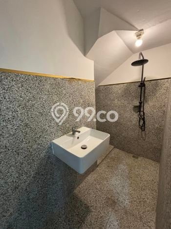 BEST PRICE! Rumah Berkualitas area Cinere, Luas 131m² Bangunan 208m² BEST PRICE! Rumah Berkualitas area Cinere, Luas 131m² Bangunan 208m²