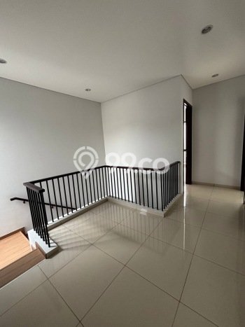 Rumah di Lebak Bulus, Jakarta Selatan, Luas 189m² Bangunan 191m² Rumah di Lebak Bulus, Jakarta Selatan, Luas 189m² Bangunan 191m²