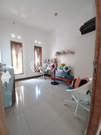 Dijual Rumah 4 Kamar Lokasi Ideal Bagus dan Strategis di Cinere Dijual Rumah 4 Kamar Lokasi Ideal Bagus dan Strategis di Cinere