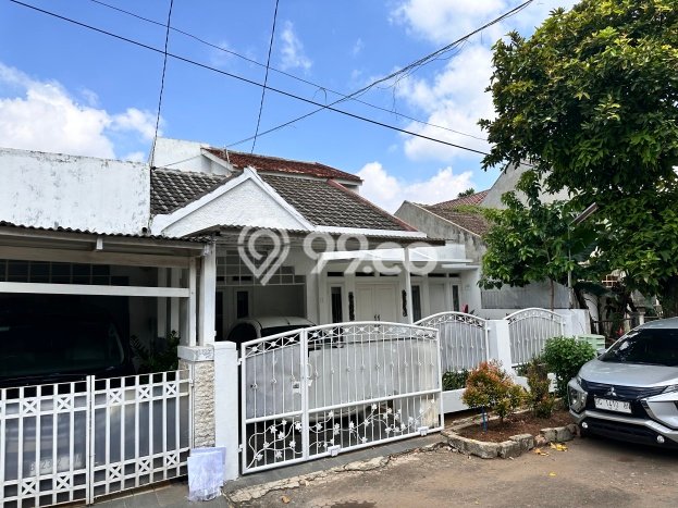 Jual Rumah Bagus Siap Huni LB 125m2 di Cinere, Depok Jual Rumah Bagus Siap Huni LB 125m2 di Cinere, Depok