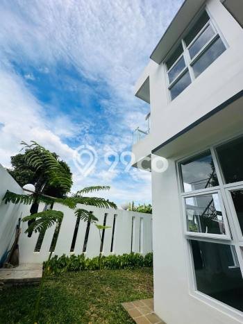 Dijual Rumah Premium dengan Fasilitas Sekitar Lengkap di Cinere, Depok Dijual Rumah Premium dengan Fasilitas Sekitar Lengkap di Cinere, Depok