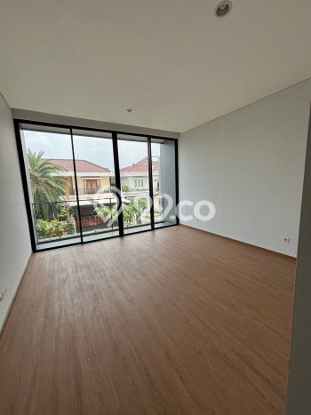Rumah di Lebak Bulus, Jakarta Selatan, Luas 189m² Bangunan 191m² Rumah di Lebak Bulus, Jakarta Selatan, Luas 189m² Bangunan 191m²