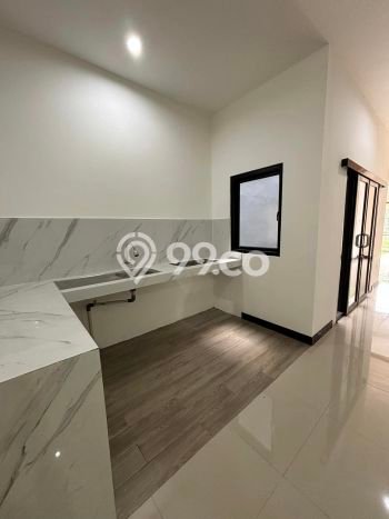 BEST PRICE! Rumah Berkualitas area Cinere, Luas 131m² Bangunan 208m² BEST PRICE! Rumah Berkualitas area Cinere, Luas 131m² Bangunan 208m²