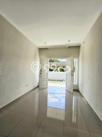 Dijual Rumah Premium dengan Fasilitas Sekitar Lengkap di Cinere, Depok Dijual Rumah Premium dengan Fasilitas Sekitar Lengkap di Cinere, Depok