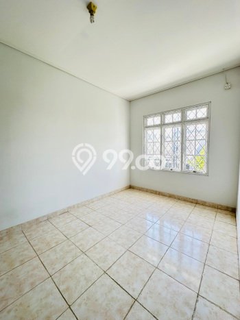 Jual Rumah Strategis Bagus Punya 4 KT di Cinere Depok SHM Jual Rumah Strategis Bagus Punya 4 KT di Cinere Depok SHM