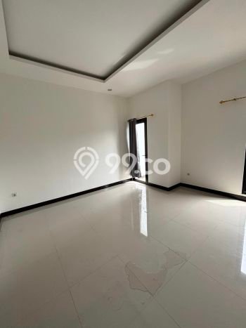 BEST PRICE! Rumah Berkualitas area Cinere, Luas 131m² Bangunan 208m² BEST PRICE! Rumah Berkualitas area Cinere, Luas 131m² Bangunan 208m²